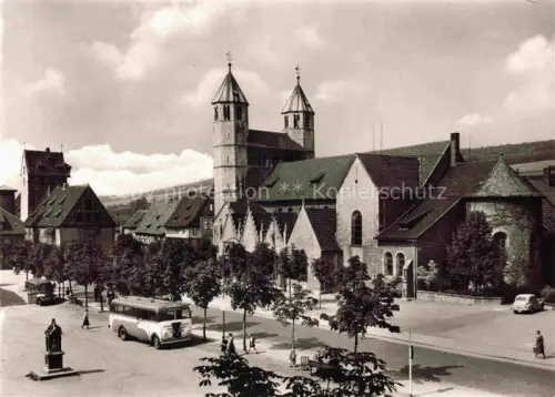 AK / Ansichtskarte Bad Gandersheim Wilhelmsplatz mit Stiftskirche und Rathaus