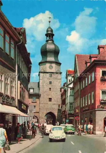 AK / Ansichtskarte Coburg Bayern Spitalgasse Stadtturm Stadttor Altstadt Strassenszene Passanten VW-Kaefer Geschaefte