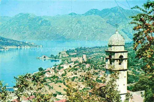 AK / Ansichtskarte KOTOR Cattaro Montenegro Bucht-von-Kotor Kirchturm Stadtpanorama Berge Fjord Kuestenort Insel