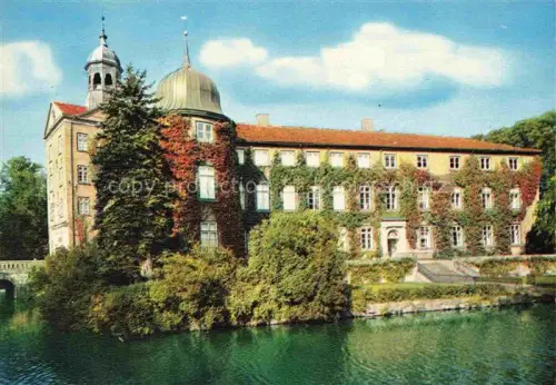 AK / Ansichtskarte Eutin Schleswig-Holstein Schloss Schlosssee Efeu Barockturm Kuppel Schlossteich Herbstfarben