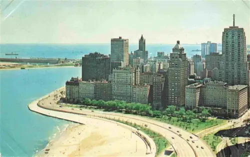AK / Ansichtskarte CHICAGO  Illinois USA Drake-Hotel Lake-Shore-Drive Michigansee Skyline Strand Hochhaeuser