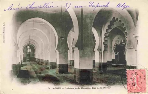 AK / Ansichtskarte ALGER  Algerie Intérieur-de-la-Mosquée Rue-de-la-Marine Moschee Maurische-Boegen Saeulen Innenraum Teppich