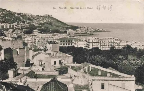 AK / Ansichtskarte Algier ALGER Algerie Quartier-Bab-el-Oued Stadtpanorama Mittelmeer Gebaeude Kueste Dachterrassen