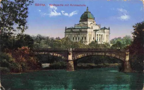 AK / Ansichtskarte GoeRLITZ  Sachsen Neissepartie Ruhmeshalle Neisse Bruecke Kuppel Fluss Baeume