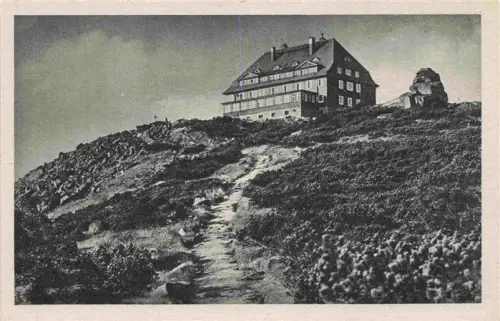 AK / Ansichtskarte Reiftraegerbaude Schronisko na Szrenicy PL Reiftraegerbaude Bergbaude Riesengebirge Gipfel Felsen Weg