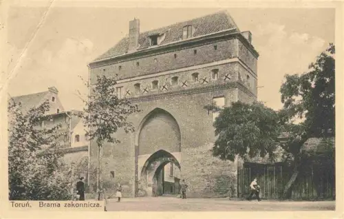 AK / Ansichtskarte Thorn  Westpreussen TORUN PL Brama-zakonnicza Stadttor Backsteinbau Mittelalter Passanten