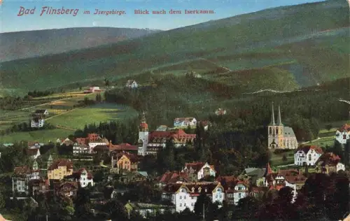 AK / Ansichtskarte Bad Flinsberg Swieradow Zdroj PL Iserkamm Isergebirge Stadtpanorama Kirche Villen Berge Nadelwald
