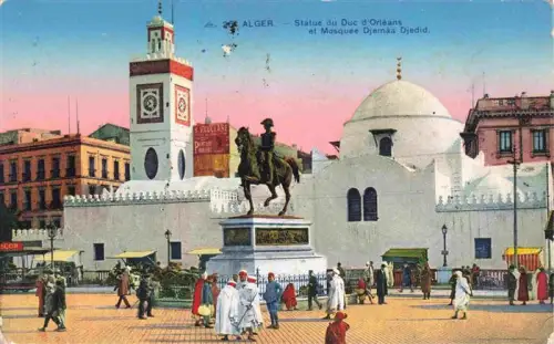 AK / Ansichtskarte ALGER  Algerie Statue-du-Duc-d Orléans Mosquee-Djemaa-Djedid Reiterstatue Uhrturm Platz Passanten Moschee