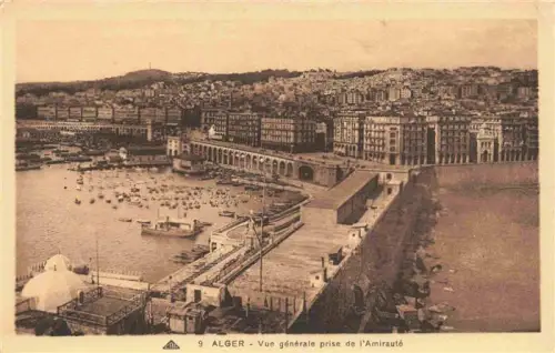 AK / Ansichtskarte ALGER  Algerie Amirauté Hafen Boote Stadtansicht Meer Hafenmauer Arkaden Panorama