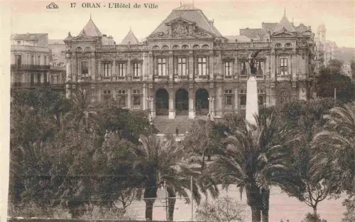 AK / Ansichtskarte ORAN Algerie Hôtel-de-Ville Rathaus Palmen Denkmal Treppe Gruenanlage Prachtbau