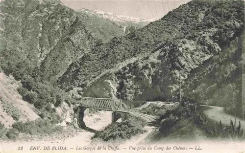 AK / Ansichtskarte Blida Blidah Algerie Gorges-de-la-Chiffa Camp-des-Chênes Bruecke Schlucht Berglandschaft Wald Fluss
