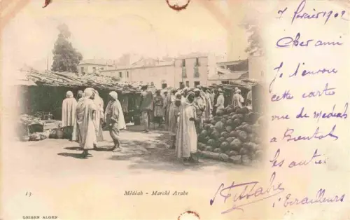 AK / Ansichtskarte Medea Algerie Marché-Arabe Markt Melonen Einwohner Burnus Haendler Stadtszene