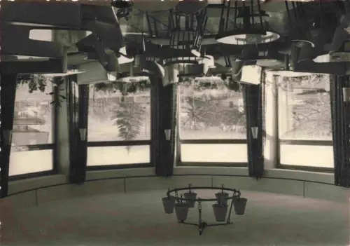 AK / Ansichtskarte Grossgmain Salzburg AT Café-Alpenblick Innenraum Panoramafenster Tische Stuehle Kronleuchter Restaurant Winterlandschaft