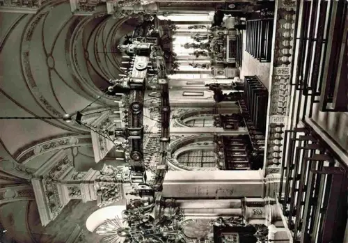 AK / Ansichtskarte Comburg Schwaebisch Hall BW Stiftskirche-St-Nikolaus Kronleuchter Kirchenschiff Altar Kirchenbaenke Barockstuck Gewoelbe