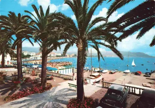 AK / Ansichtskarte Diano Marina Imperia Liguria IT Palmen Strand Hafen Boote Segelboot Meer Promenade Blumenriviera