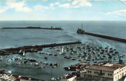 AK / Ansichtskarte Havre Le Le-Petit-Port Bassin-des-Yachts Hafen Segelboote Mole Leuchtturm Luftaufnahme