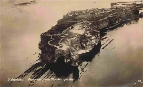 AK / Ansichtskarte HELGOLAND Insel Schleswig-Holstein Luftbild Felseninsel Nordsee Klippen Hafen Steilkueste Ortschaft