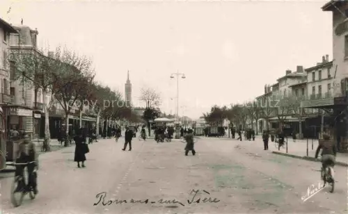 AK / Ansichtskarte Romans-sur-Isere VALENCE 26 Drome Place de la Libération