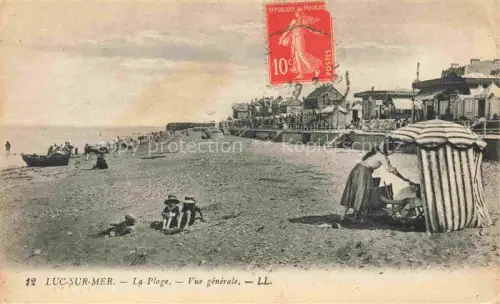 AK / Ansichtskarte LUC-SUR-MER CAEN 14 Calvados Vue générale et la plage