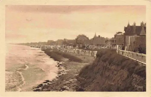 AK / Ansichtskarte Lion-sur-Mer CAEN 14 Calvados Plage Falaises Kueste Strandkabinen Villas Meer Promenade Kirchturm