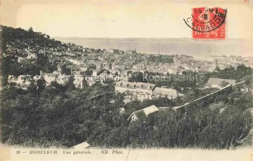 AK / Ansichtskarte HONFLEUR Lisieux 14 Calvados Vue-générale Panorama Stadt Daecher Hafen Kuestenstadt Baeume Huegel