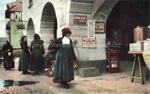 AK / Ansichtskarte LOCARNO Lago Maggiore TI Costume-Ticinese Tessiner-Tracht Marktplatz Arkaden Frauen Werbeschild