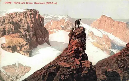 AK / Ansichtskarte Grosser Spannort Grosser 3202m Engelberg OW Grosser-Spannort Bergsteiger Gipfel Gletscher Bergpanorama Felsen Schnee