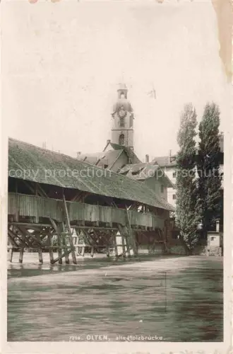AK / Ansichtskarte OLTEN SO alte-Holzbruecke Aare Kirchturm ueberdachte-Bruecke Fluss Baeume