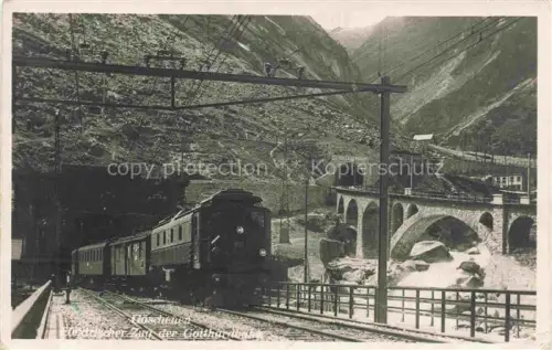 AK / Ansichtskarte Goeschenen Goeschenen UR Gotthardbahn Elektrischer-Zug Tunnel Schoellenen Viadukt Reuss Berge