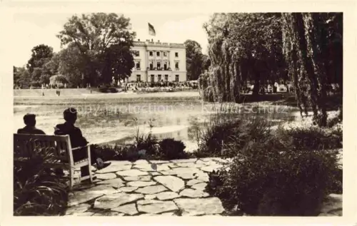 AK / Ansichtskarte Markkleeberg Landwirtschafts-Ausstellung Gartenbau-Ausstellung Teich Park Villa Weidenbaeume Besucher