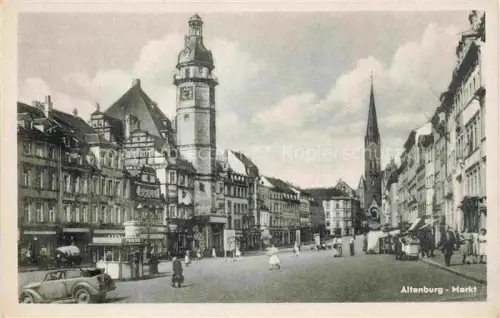AK / Ansichtskarte ALTENBURG  (S.A.) Thueringen Markt Rathaus Uhrenturm Kirche Geschaefte Automobil Passanten