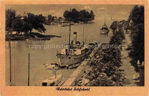 AK / Ansichtskarte Siofokrol Siofok HU Hafen Dampfschiff Promenade Balaton See Baeume Boote