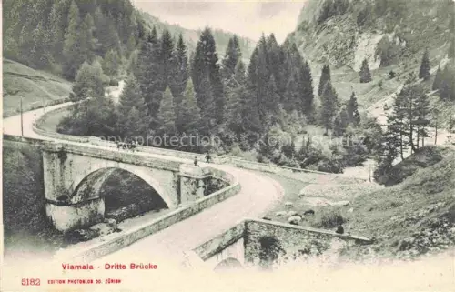 AK / Ansichtskarte Viamala Thusis GR Viamala Dritte-Bruecke Steinbruecke Schlucht Hinterrhein Tannen Bergstrasse Pferdefuhrwerk