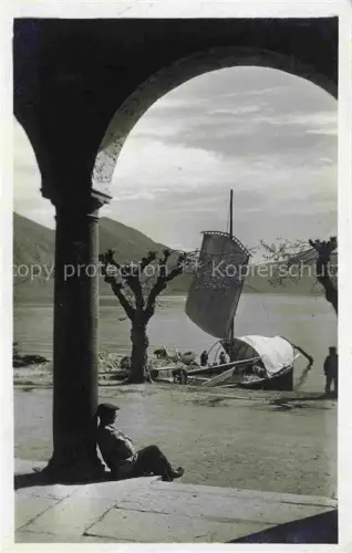 AK / Ansichtskarte Ascona Lago Maggiore TI Bogen Segelboot Lago-Maggiore Ufer Mann Baum