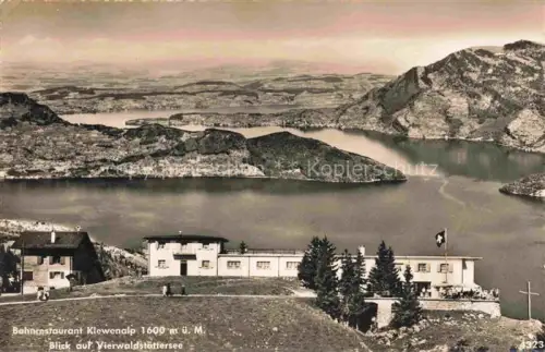 AK / Ansichtskarte Klewenalp 1748m Beckenried NW Bahnrestaurant-Klewenalp Vierwaldstaettersee Bergstation Aussicht Schweizer-Flagge Berge