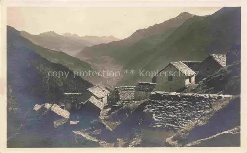 AK / Ansichtskarte Ritomsee Ambrì TI Ritomsee Valle-Piora Alpenhuetten Bergtal Steinmauern Wald Berge Tal