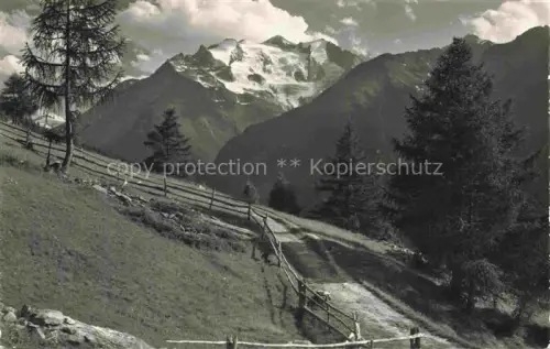 AK / Ansichtskarte Gspon Stalden Visp VS Mischabel Berge Gletscher Laerchen Wiese Zaun Weg Alpen