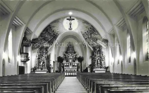 AK / Ansichtskarte Saas-Grund VS Pfarrkirche Kircheninneres Altar Kruzifix Fresken Kirchenbaenke Seitenaltaere Kanzel