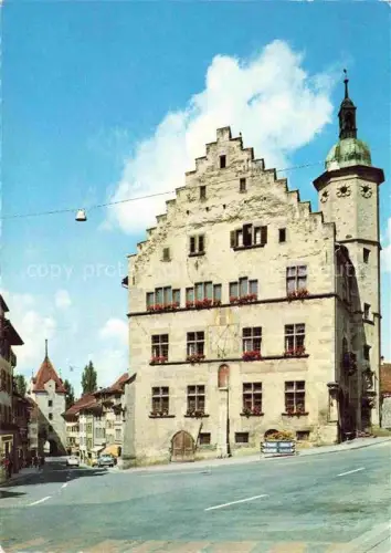 AK / Ansichtskarte Sursee LU Rathaus Treppengiebel Turm Sonnenuhr Strassenszene Fassade Blumenschmuck