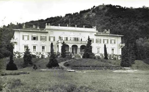 AK / Ansichtskarte Tihany HU Hotel-Park-Szálló Villa Zypressen Terrasse Huegel Park Rasenflaeche