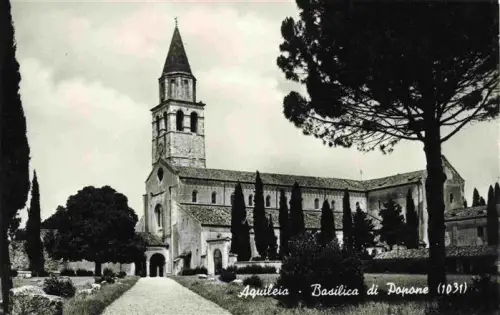 AK / Ansichtskarte Aquileia Aquileja IT Basilica-di-Popone Kirchturm Romanik Zypressen Kirchgarten Glockenturm Baeume