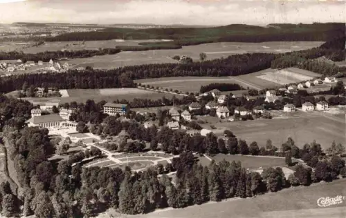 AK / Ansichtskarte Bad Duerrheim BW Kurviertel Vogelschau Sanatorium Schwarzwald Wiesen Park Wald