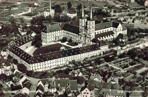 AK / Ansichtskarte BAMBERG Bayern Michaelsberg Kloster Fliegeraufnahme Benediktinerkloster Kirche Tuerme