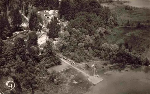 AK / Ansichtskarte Prien Chiemsee Bayern Paul-Walther-Heim DKV Chiemsee Seeufer Bootsanleger Hotel Wald Campingplatz