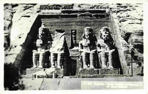 AK / Ansichtskarte Abu Simbel Egypt Abu-Simbel Ramses-II Felsentempel Kolossalstatuen Antike Nubien Fassade
