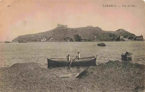 AK / Ansichtskarte Tabarka Tabarca Tunesie Vue-de-l Ile Insel Festung Bucht Boot Fischer Meer