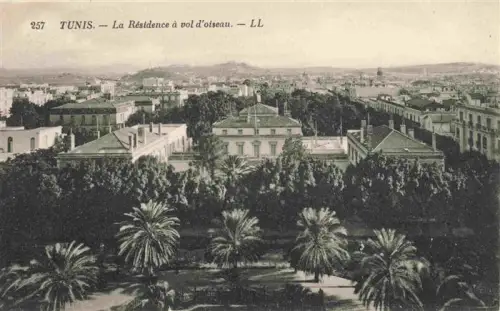 AK / Ansichtskarte TUNIS Tunesie La-Residence Vogelperspektive Residenz Park Palmen Stadtpanorama
