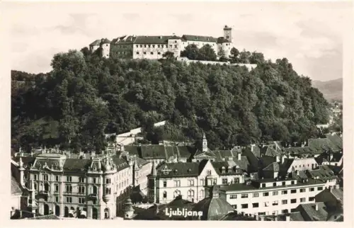 AK / Ansichtskarte LJUBLJANA Laibach Slovenia Ljubljanski-grad Burg Altstadt Stadtdaecher Huegel Kirche Gebaeude