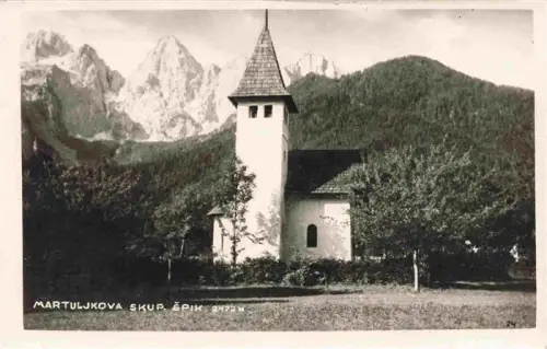 AK / Ansichtskarte Martuljkova Slovenia Martuljkova-skupina pik Julische-Alpen Kapelle Bergkirche Berggipfel Wald Wiese