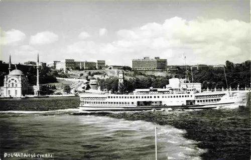 AK / Ansichtskarte ISTANBUL Constantinopel TK Dolmabahce-Civari Bosporus Faehre Moschee Dolmabahce-Palast Hochhaeuser Kueste